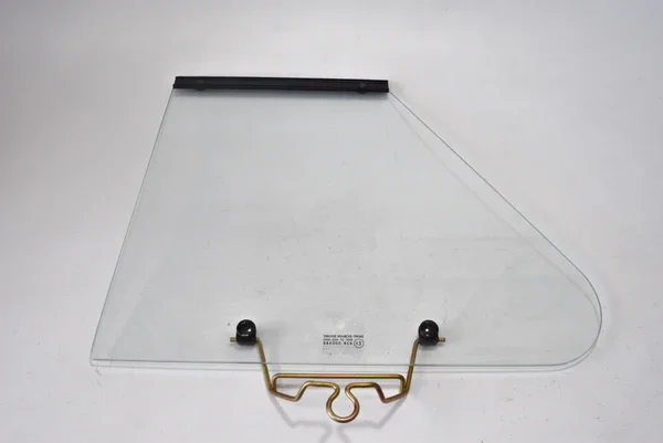 Occasione Imperdibile 1873106 - FINESTRINO PORTA DESTRO APE 50 1980>1989