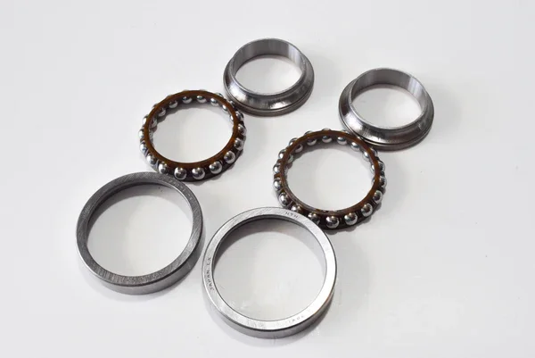 Offerta Lampo P400250250003 - KIT CUSCINETTI STERZO PER KAWASAKI ZX-6R 600 2003-2008 / Z750 2004> / APRILIA RSV