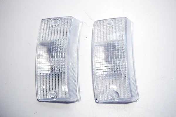 RP275BI - COPPIA VETRI FRECCE ANTERIORI BIANCHE VESPA PX 125-150-200 Ordina Subito