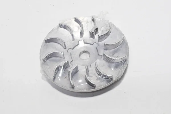 1702 - PULEGGIA ANTERIORE FISSA IN ALLUMINIO CON FORO DENTATO PEUGEOT 50 2T DAL 2005 Spedito Oggi
