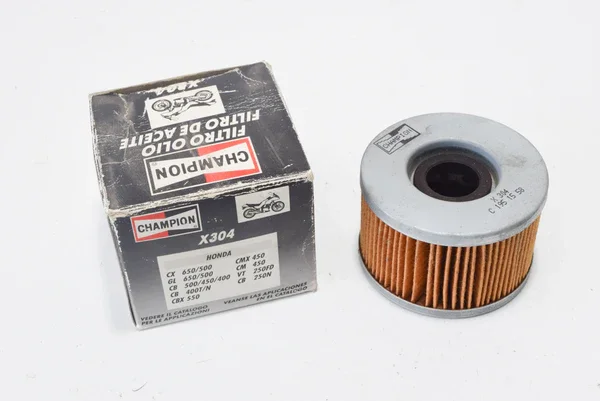 X304 - FILTRO OLIO CHAMPION HONDA CB400 Di Tendenza
