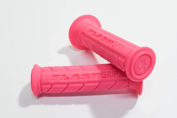 01670FF - PAIO MANOPOLE FLASH FUXIA FLUO LUNGHEZZA 12CM Prezzo Conveniente