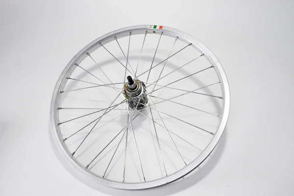 Consegna Rapida SERU0175 - RUOTA POSTERIORE BICI 20X1.75 IN ALLUMINIO CON PERNO IN ACCIAIO