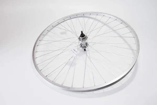 SERU0225 - RUOTA POSTERIORE BICI 26X3/8 IN ALLUMINIO CON PERNO IN ACCIAIO Sconto
