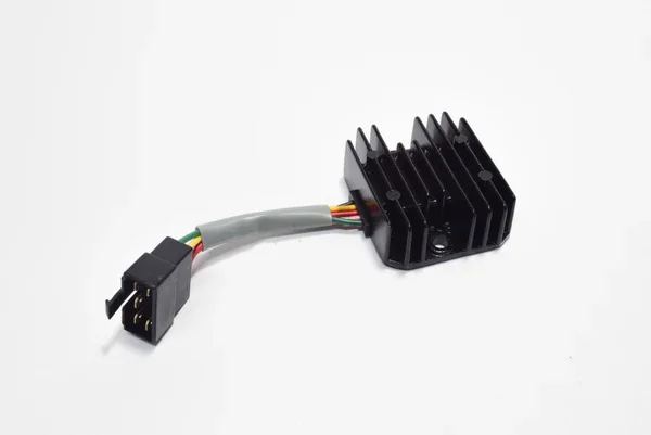 Offerta 00169587 - REGOLATORE DI TENSIONE 12V ORIGINALE AGILITY R16 50 2T-4T
