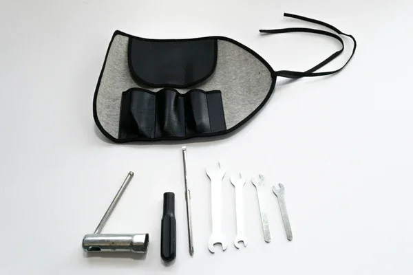 AC0085 - KIT BORSA NERA ATTREZZI PER TUTTE LE VESPA Compra Oggi Stesso