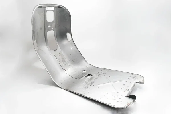 Acquista Ora 798 - SCUDO ANTERIORE COMPLETO DI TRAVERSINI VESPA PX 125-150 CON FRECCE