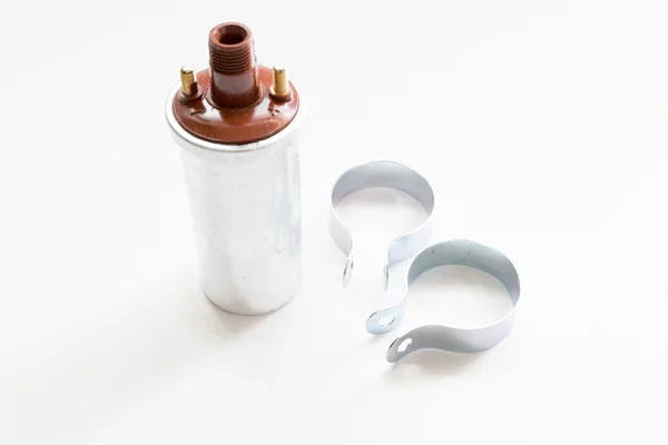 E86401 - BOBINA ALTA TENSIONE ADATTABILE IMPIANTO CEV-DANSI-DUCATI CORRENTE CONTINUA 6 VOLT LAMBRETTA LI 125-150 Scelto Dai Clienti