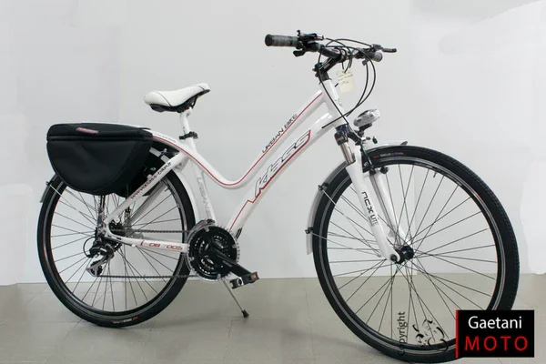 Ultime Pezzi 10.UR24A.101 - BICI DONNA TREKKING KLASS BIKE URBAN24V DA 28''