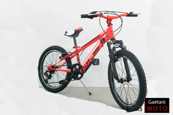 Spedito Oggi 496A1 - BICI BIMBO KLASS BIKE REC49 6V DA 20'' AMMORTIZZATA