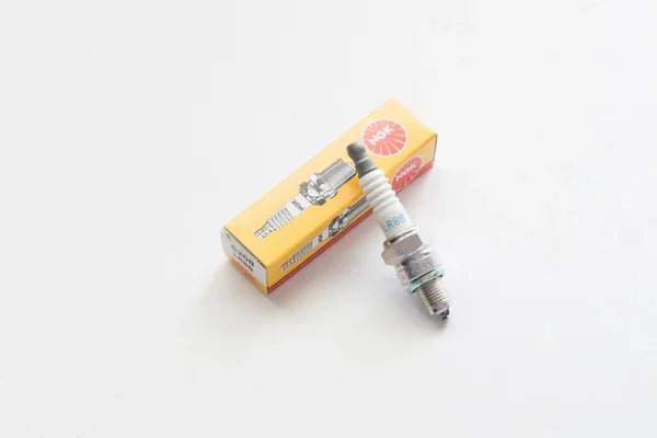 N9102080 - CANDELA NGK LR8B STOCK NR.6208 Compra Adesso