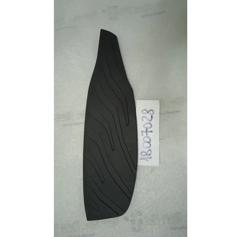Esclusivo TAPPETO IN GOMMA PEDANA DX PIAGGIO BEVERLY 300 HPE E5